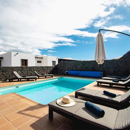 Villa Vista Reina - Luxury 6 Bedroom - Heated Pool- Views - Pool Table - Vista Lobos - Playa Blanca Экстерьер фото
