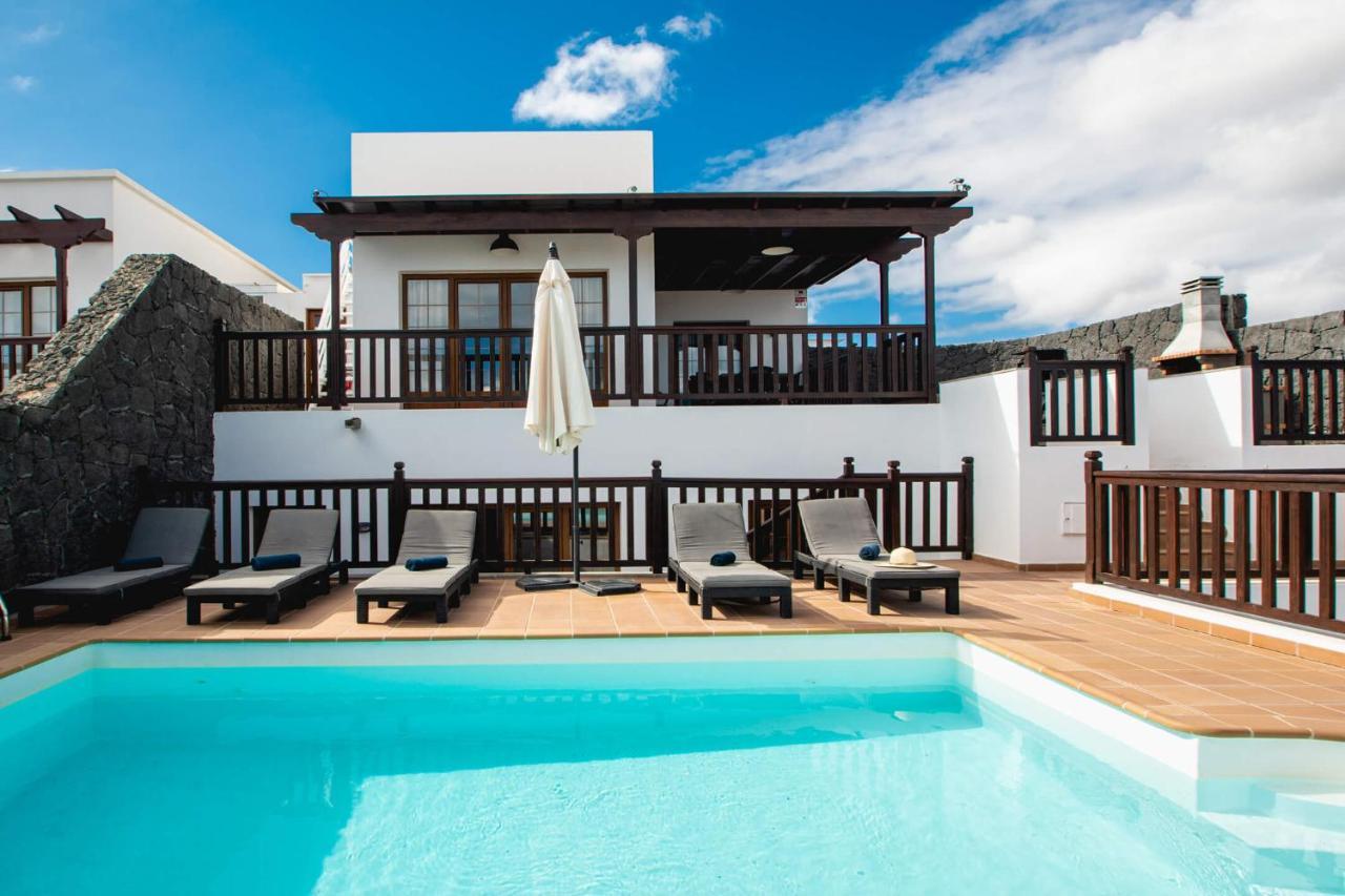 Villa Vista Reina - Luxury 6 Bedroom - Heated Pool- Views - Pool Table - Vista Lobos - Playa Blanca Экстерьер фото